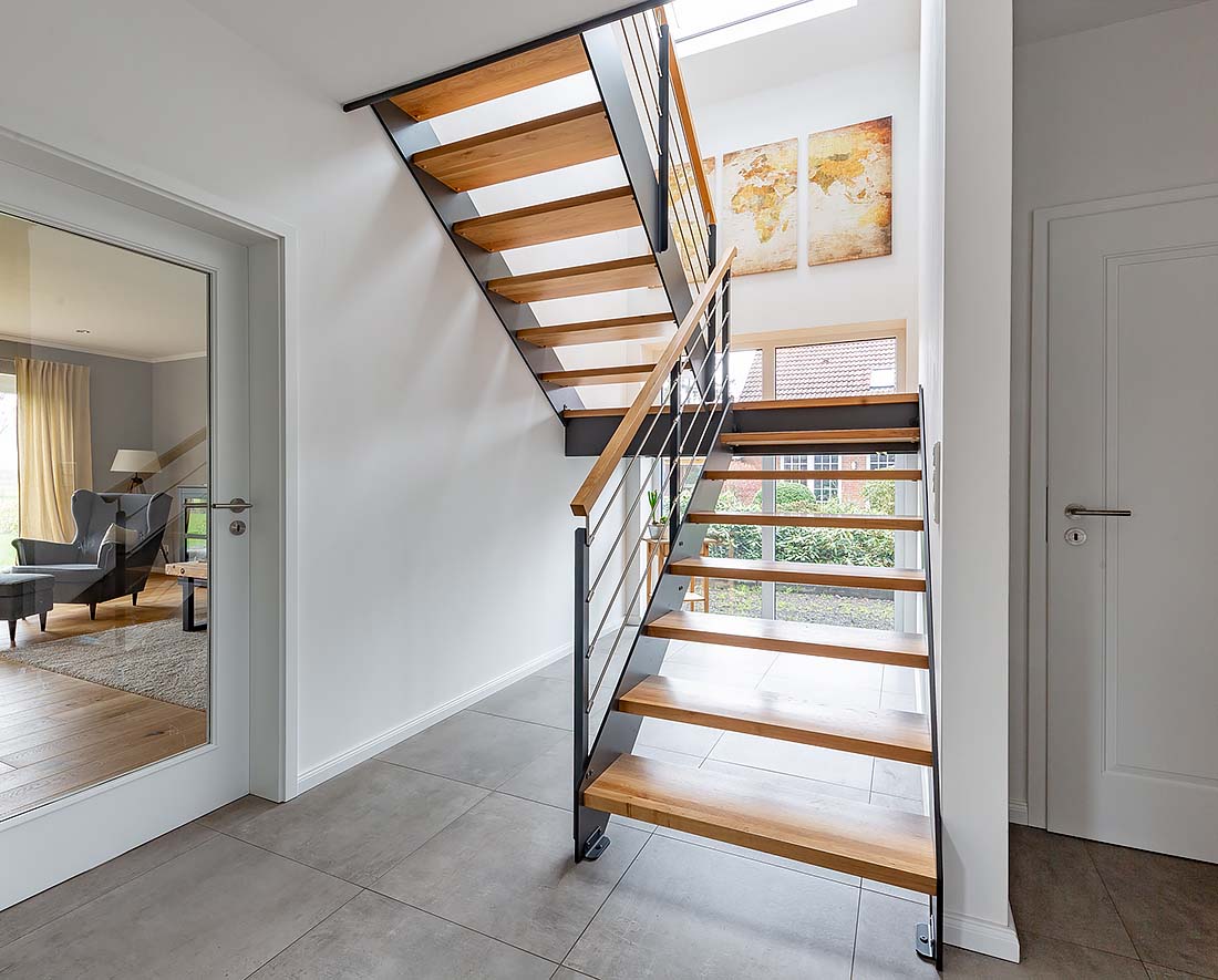 HPL Flachwangentreppe, Holztreppe